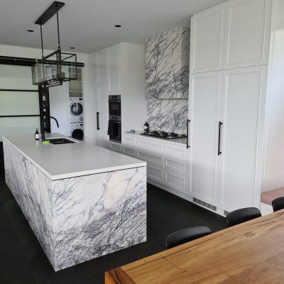 kitchen-with-new-york-stone