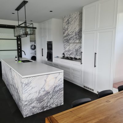 kitchen-with-new-york-stone